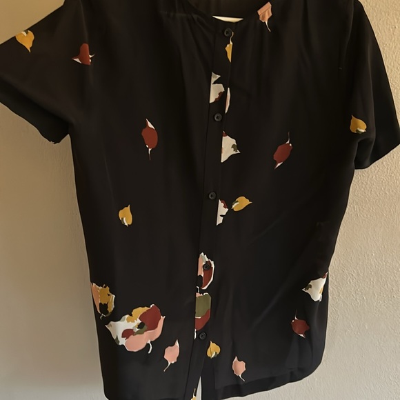 Great condition top. Perfect for day to night - Picture 3 of 5